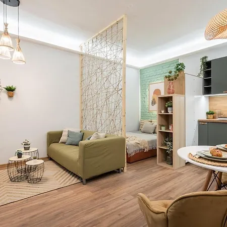 Tiny - Cozy, New, Ac Appartement Boedapest
