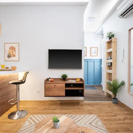 Tiny - Cozy, New, Ac * بودابست