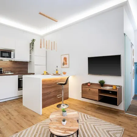 Tiny - Cozy, New, Ac *