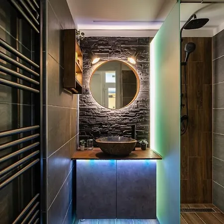 Tiny - Cozy, New, Ac Appartement *