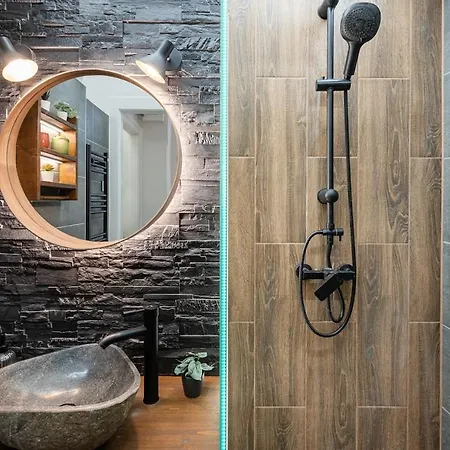 Tiny - Cozy, New, Ac * بودابست