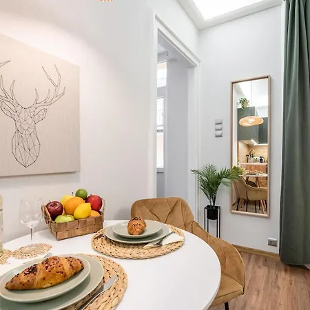 Tiny - Cozy, New, Ac Appartement